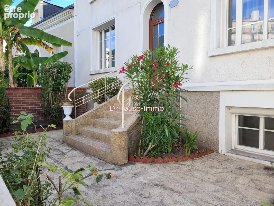 Maison 170 m² à Tours  - photo 2