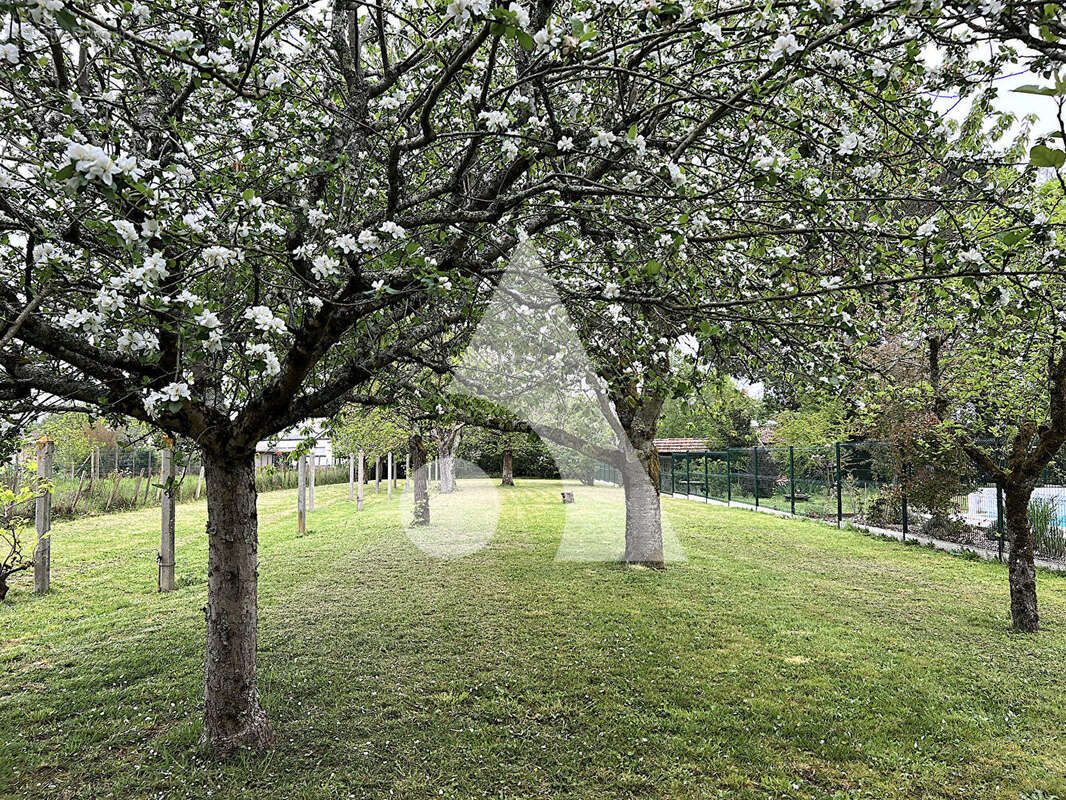 Maison à MONTPON-MENESTEROL