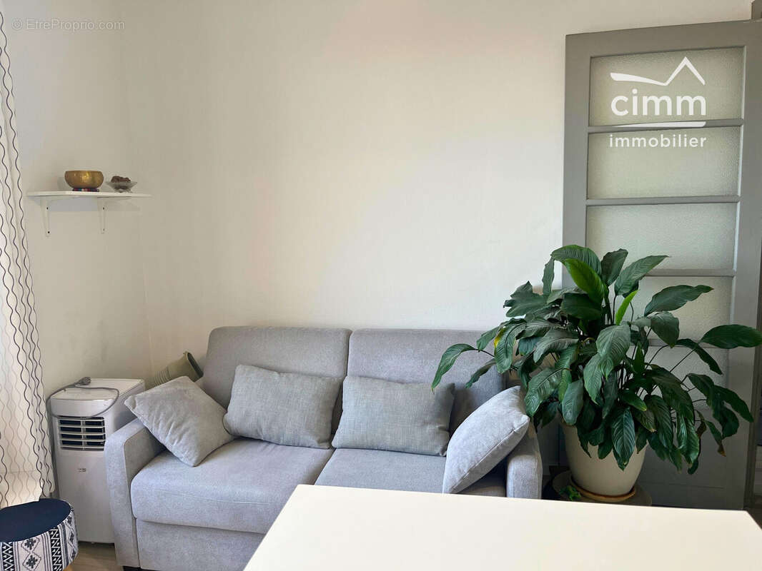 Appartement 28 m² à Fontaine  - photo 4