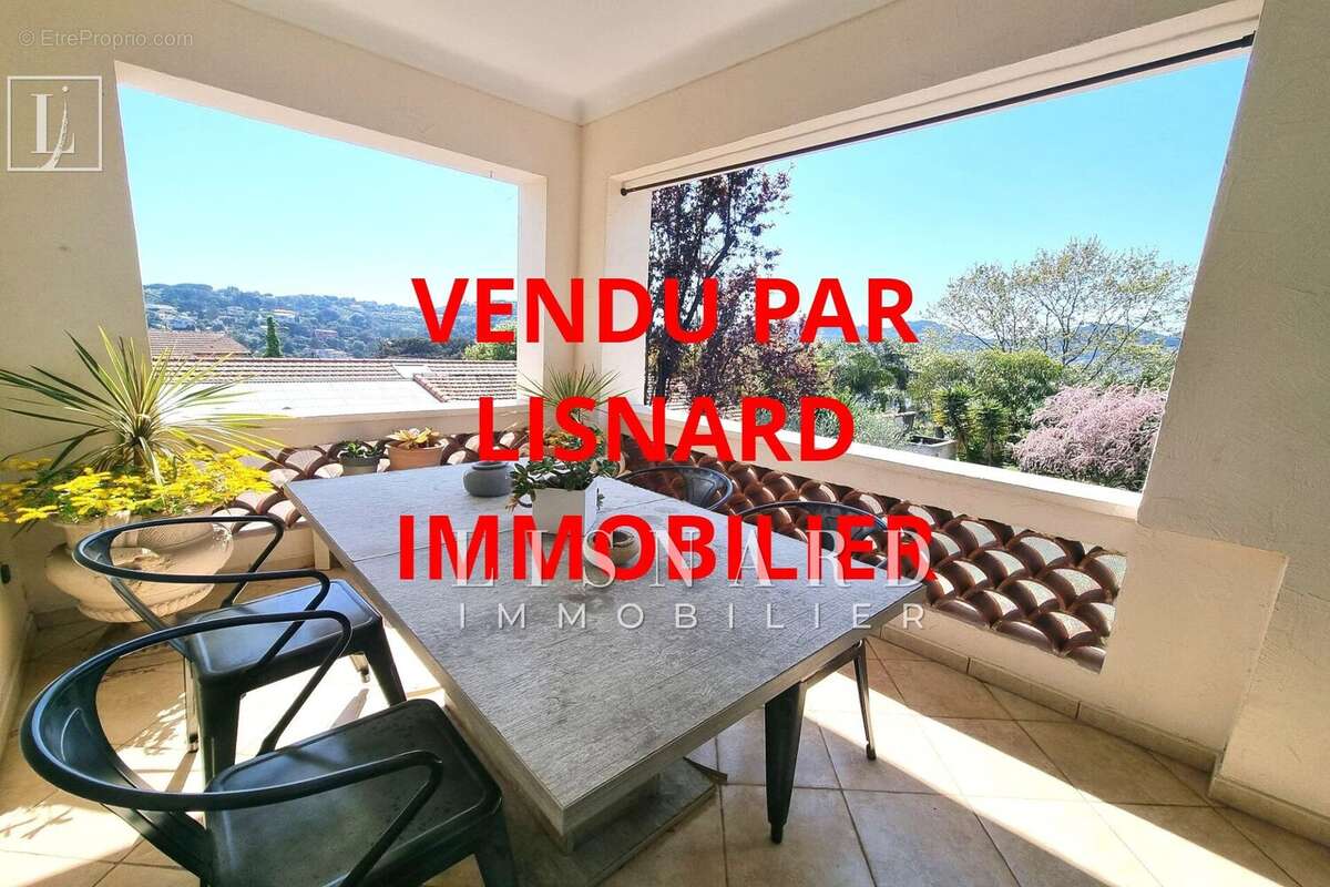 Appartement à VALLAURIS