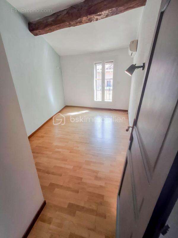 Maison à PEZILLA-LA-RIVIERE