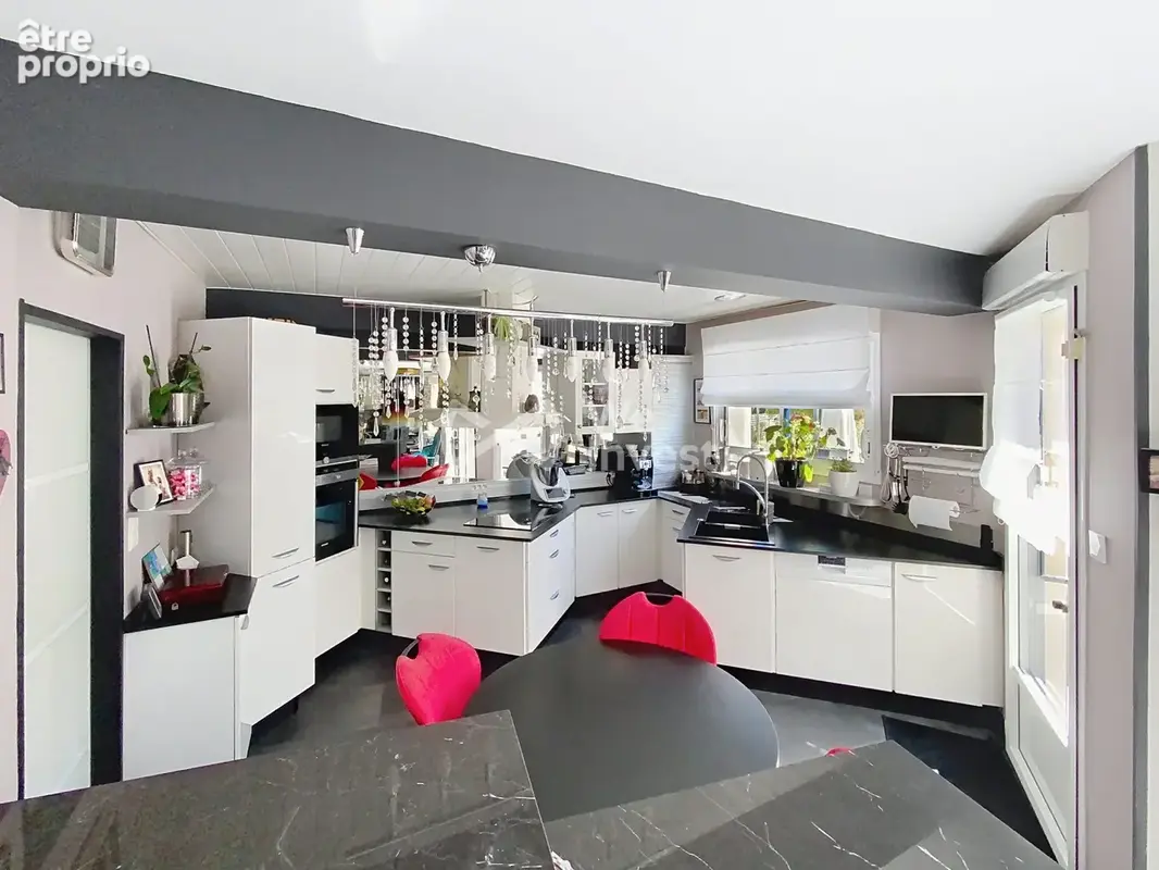 Maison 230 m² à Monce-En-Belin  - photo 4
