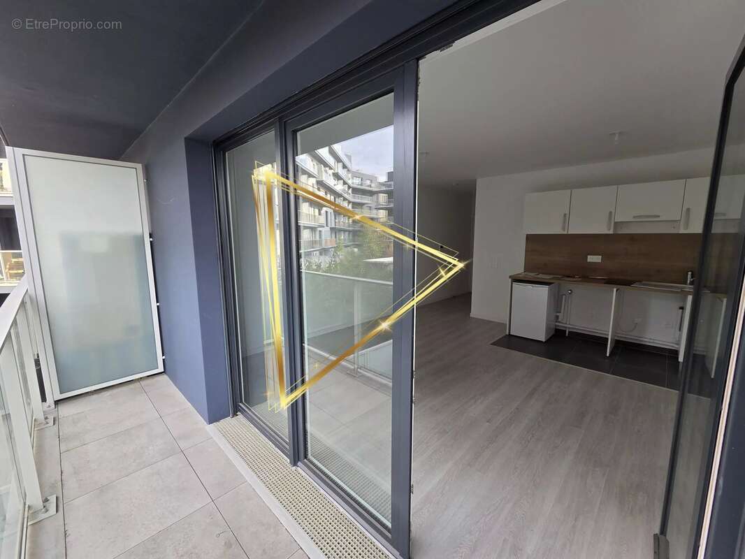 Studio au 4ème étage avec balcon et DPE C – Bois-Colombes. - photo 4