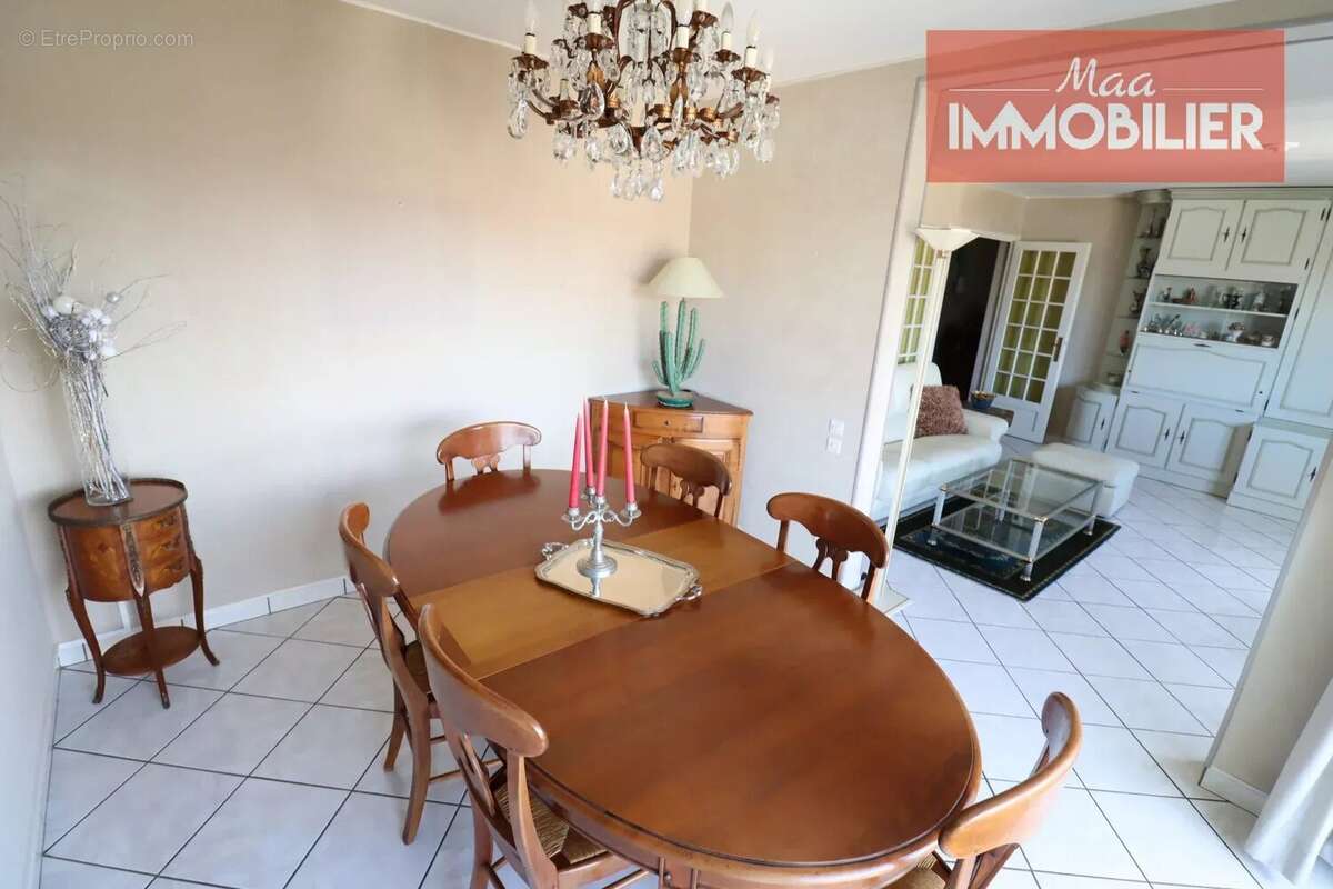 Appartement à SAINT-ETIENNE