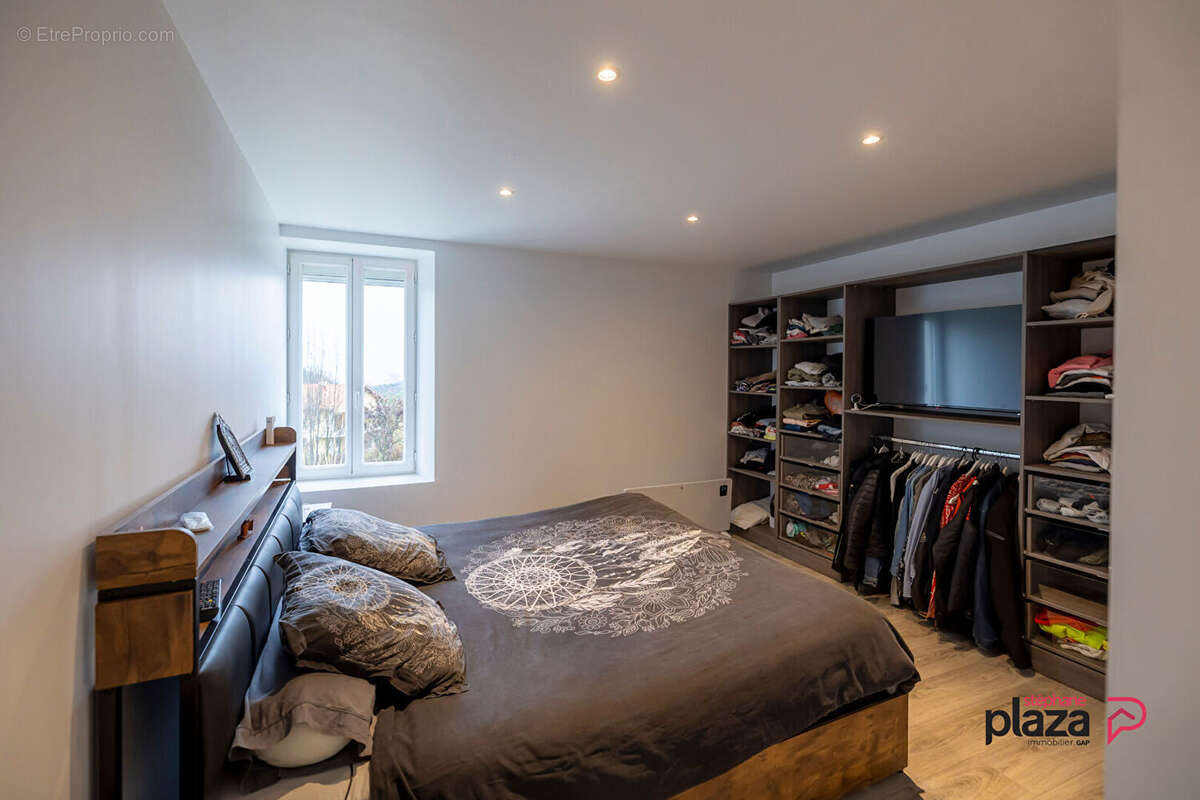 Commerce à LA BREOLE