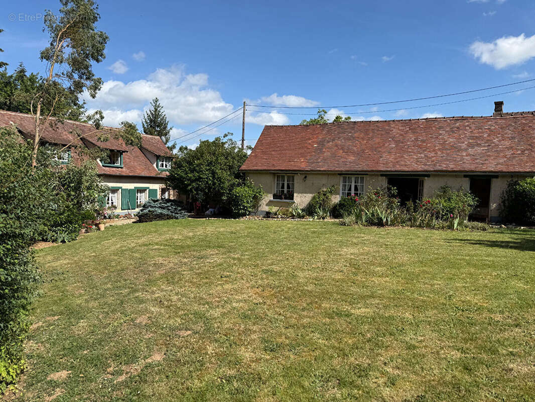 Maison de caractère et seconde maison indépendante - La Madeleine de Nonancourt 7 pièce(s) 142 m² - photo 9