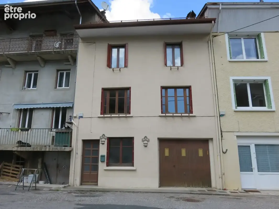 Maison à vendre 5 pièces de 148 m² à CHALEY (01) avec terrasse de 100 m² et avec jardin de 436 m² en bordure de la rivière - photo 2