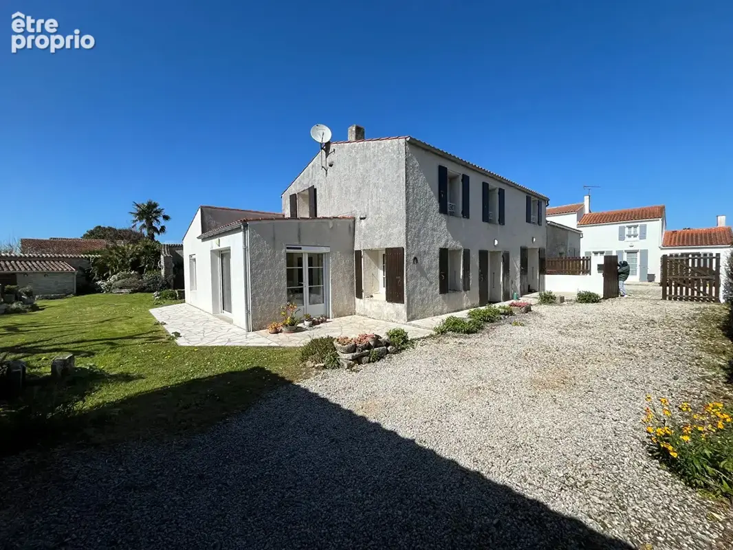 Charme et volumes pour cette maison familiale ! - photo 2