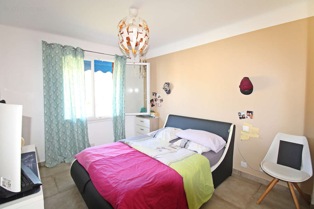 Appartement à SIX-FOURS-LES-PLAGES