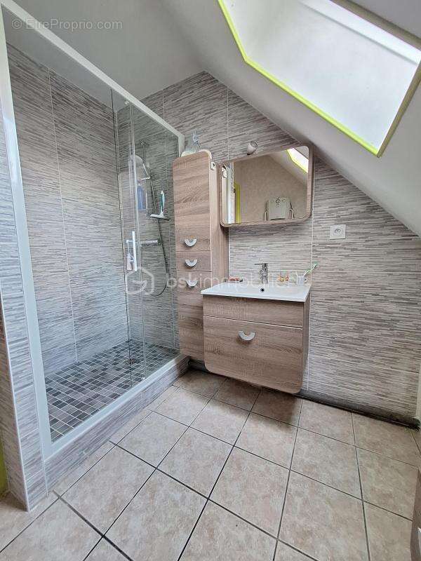 Maison à SAINT-DENIS-DE-L'HOTEL