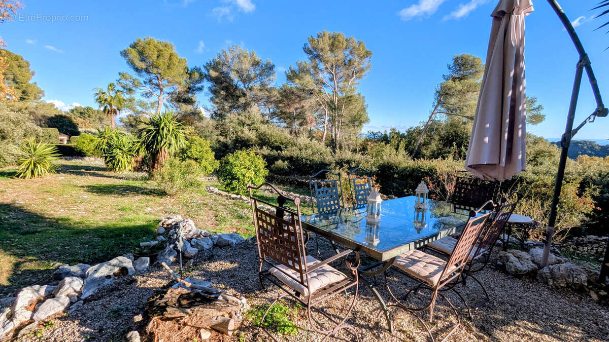Maison à TOURRETTES-SUR-LOUP