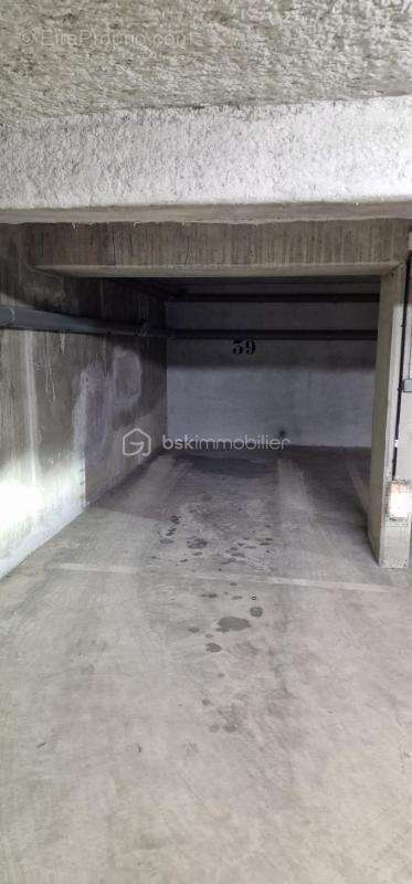 Parking à TRIEL-SUR-SEINE