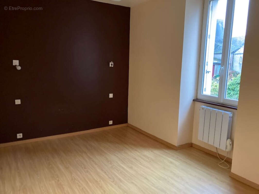 Appartement à COMMANA