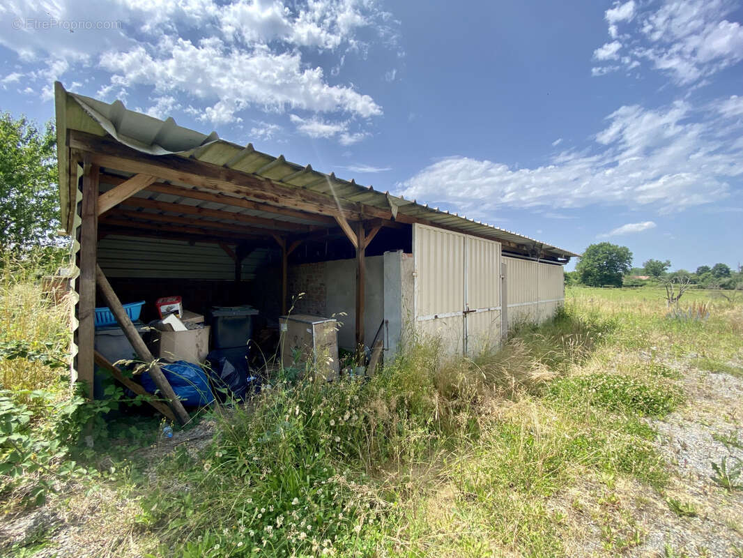 Maison à PARAY-LE-FRESIL