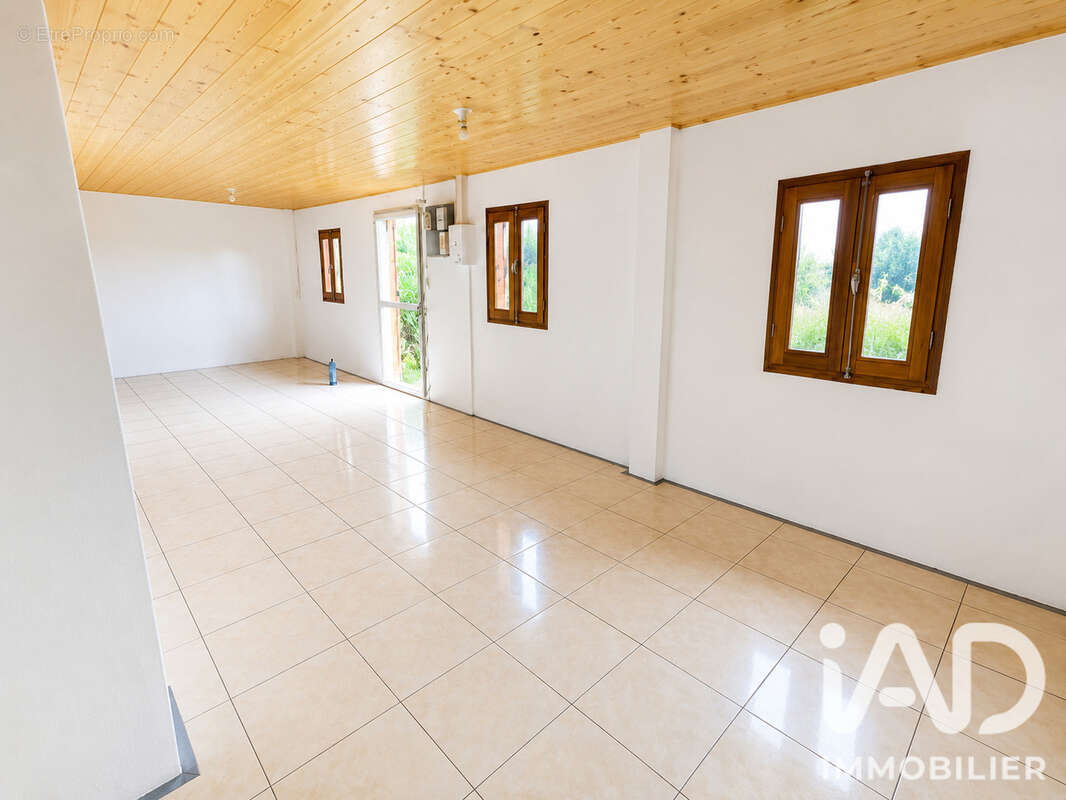 Maison 72 m² à Petite-Ile  - photo 3