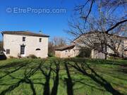 Appartement à SAINT-COLOMB-DE-LAUZUN