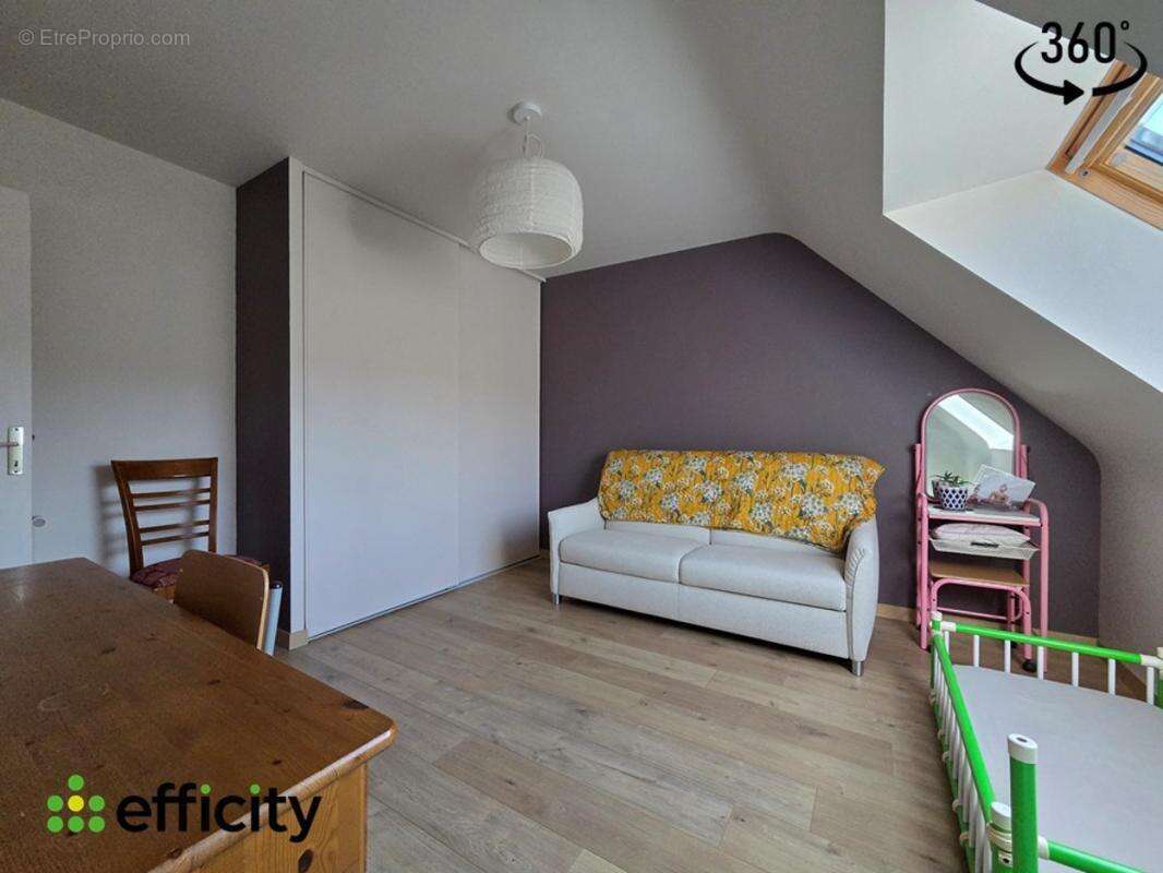 Maison à LA CHAPELLE-DES-FOUGERETZ