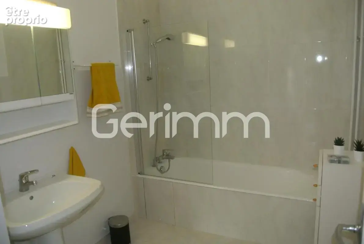 Vente - Appartement - 2 pièces + cuisine - 79 m² - 265 000 € - - photo 13