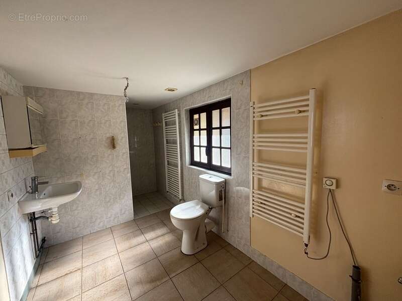 À VENDRE – Longère 110 m² habitables avec nombreuses dépendances et terrain de 900 m² - photo 8