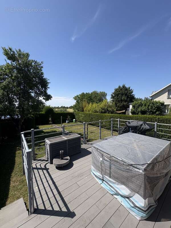 Photo 4 - Maison à TOUSSUS-LE-NOBLE