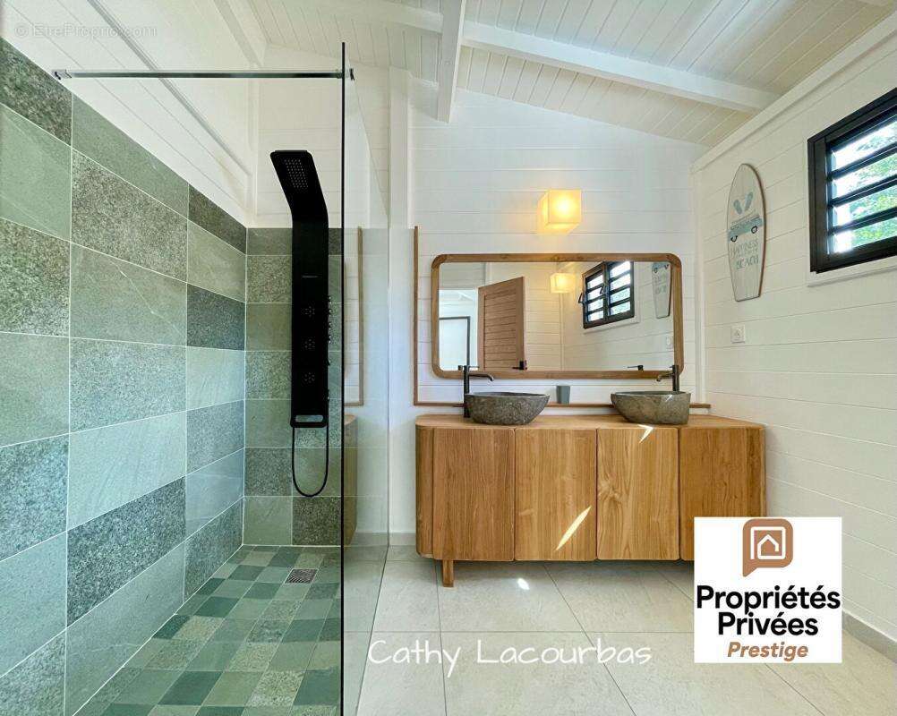 Maison à PETIT-BOURG