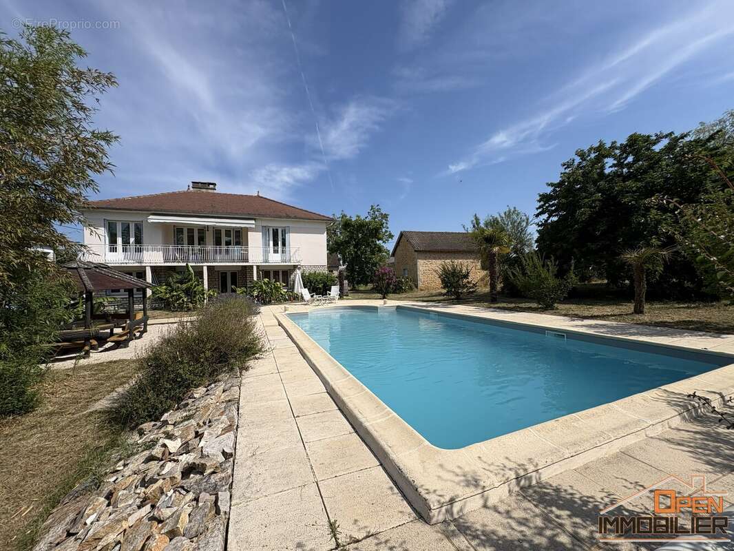 Maison 185 m² à Gourdon  - photo 18