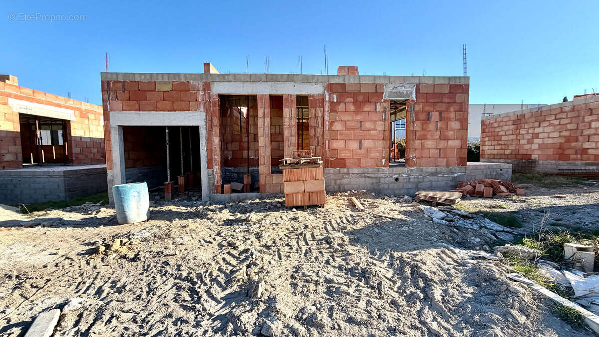 Maison à ALTHEN-DES-PALUDS