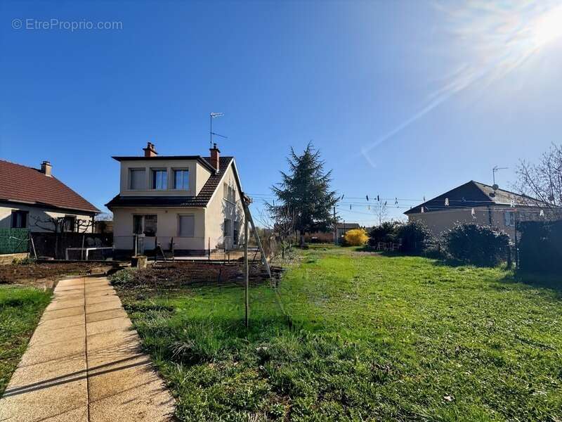 Maison familiale 7 pièces FONTAINE LES DIJON (21) - photo 2