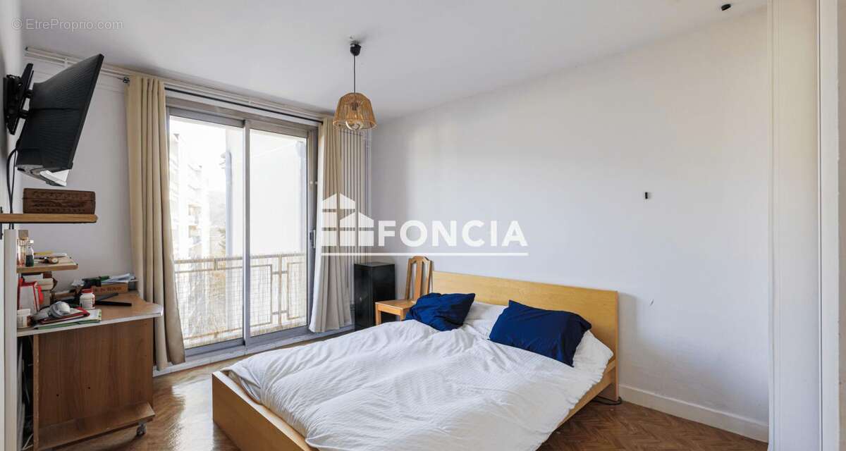 Appartement à SAINT-MARTIN-D'HERES
