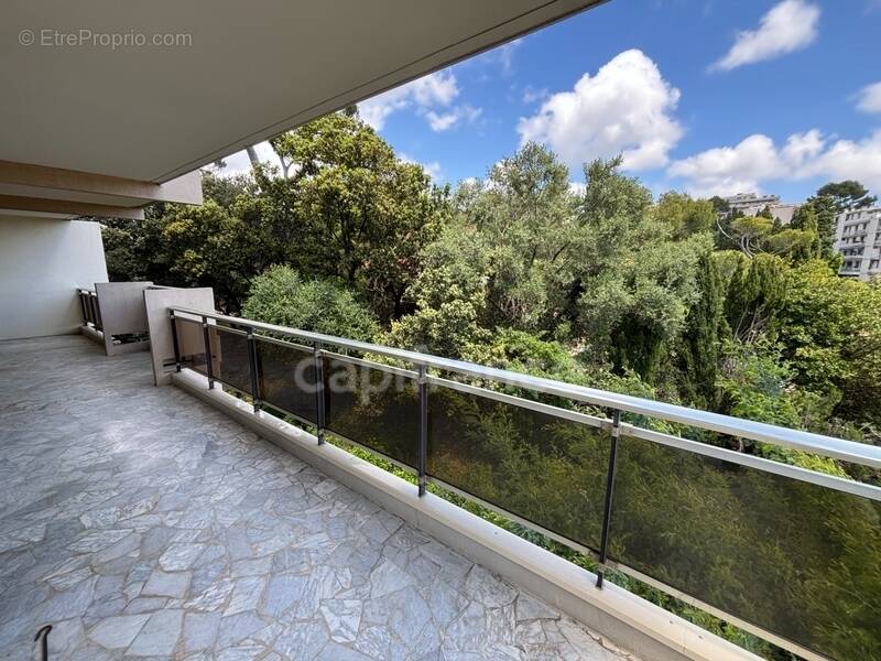 Appartement à LE CANNET