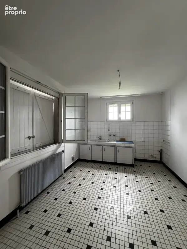 Crozon   Spacieuse maison familiale aux beaux volumes et fort potentiel - photo 6