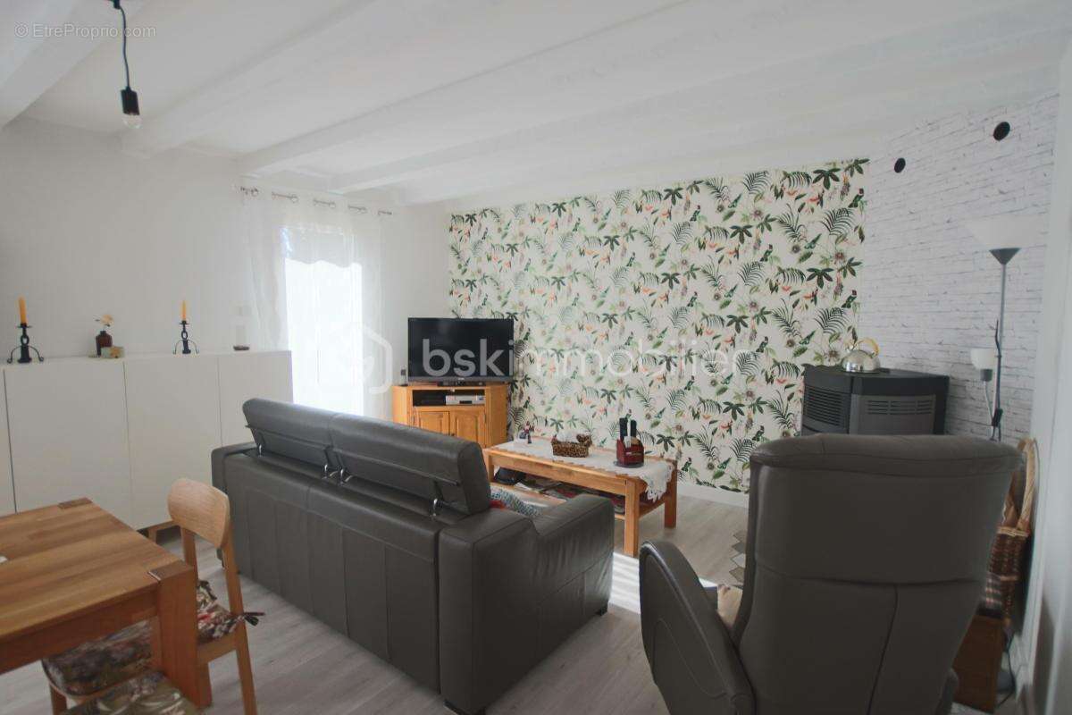 Appartement à COMBS-LA-VILLE