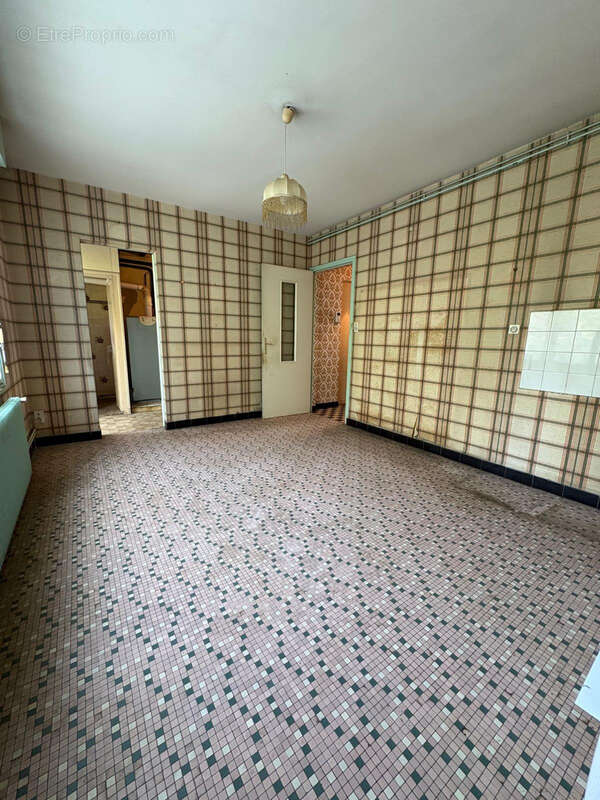 Maison de village avec jardin  garage et dépendance - photo 10