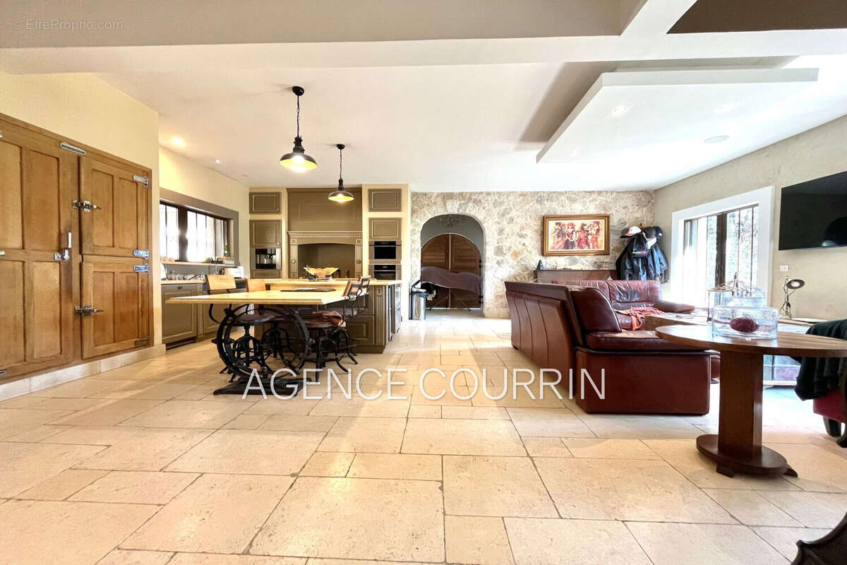 Maison à LE BAR-SUR-LOUP