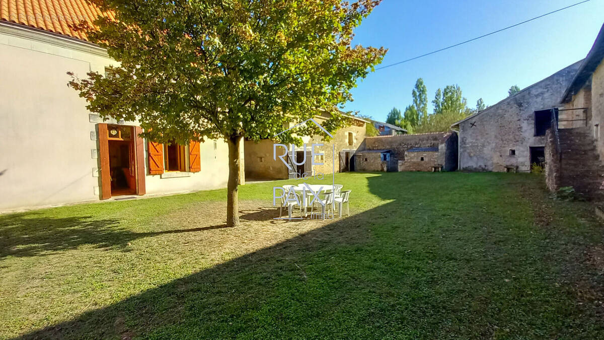 Maison à OIRON