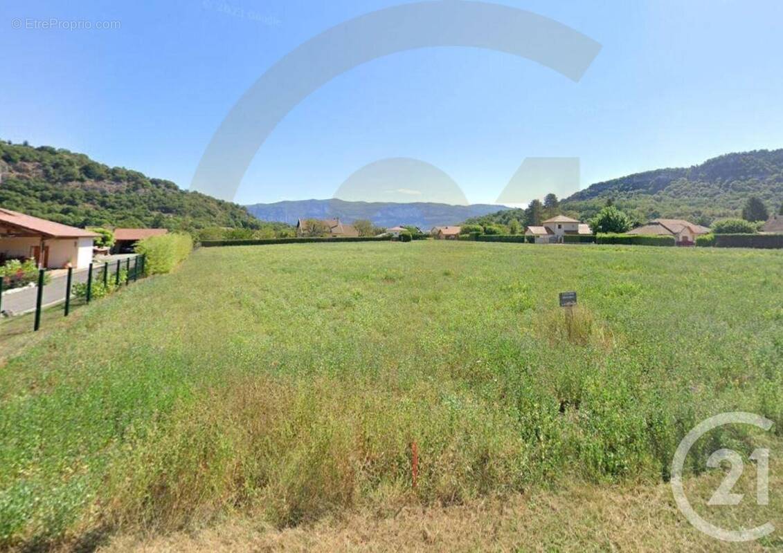 Terrain à BREGNIER-CORDON