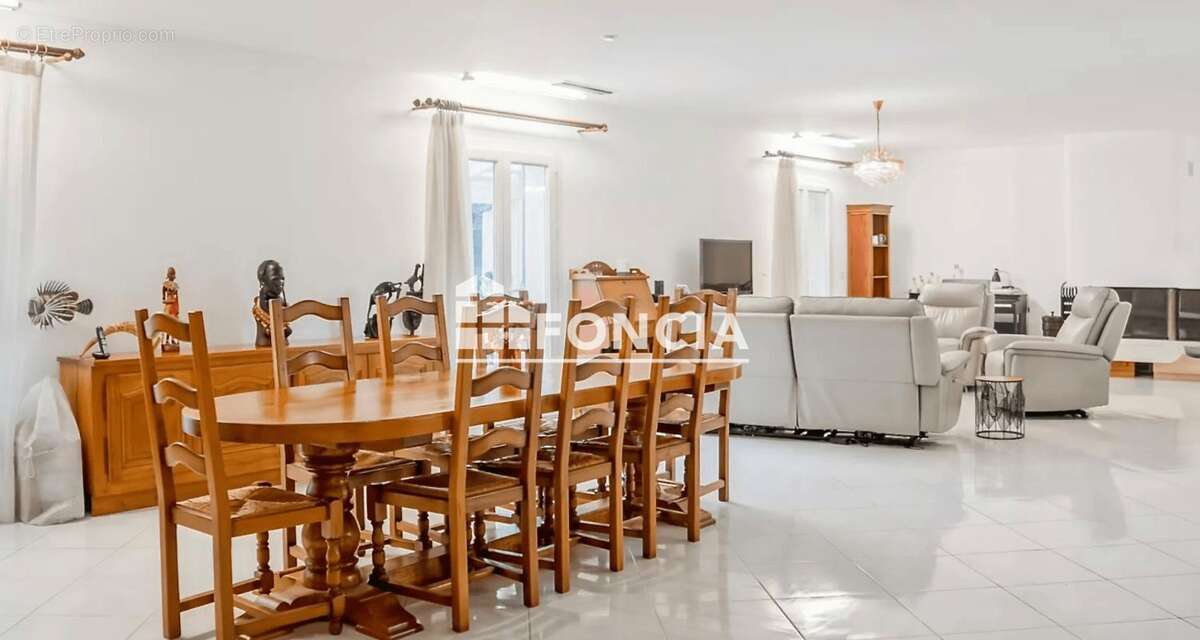 Maison à FREJUS