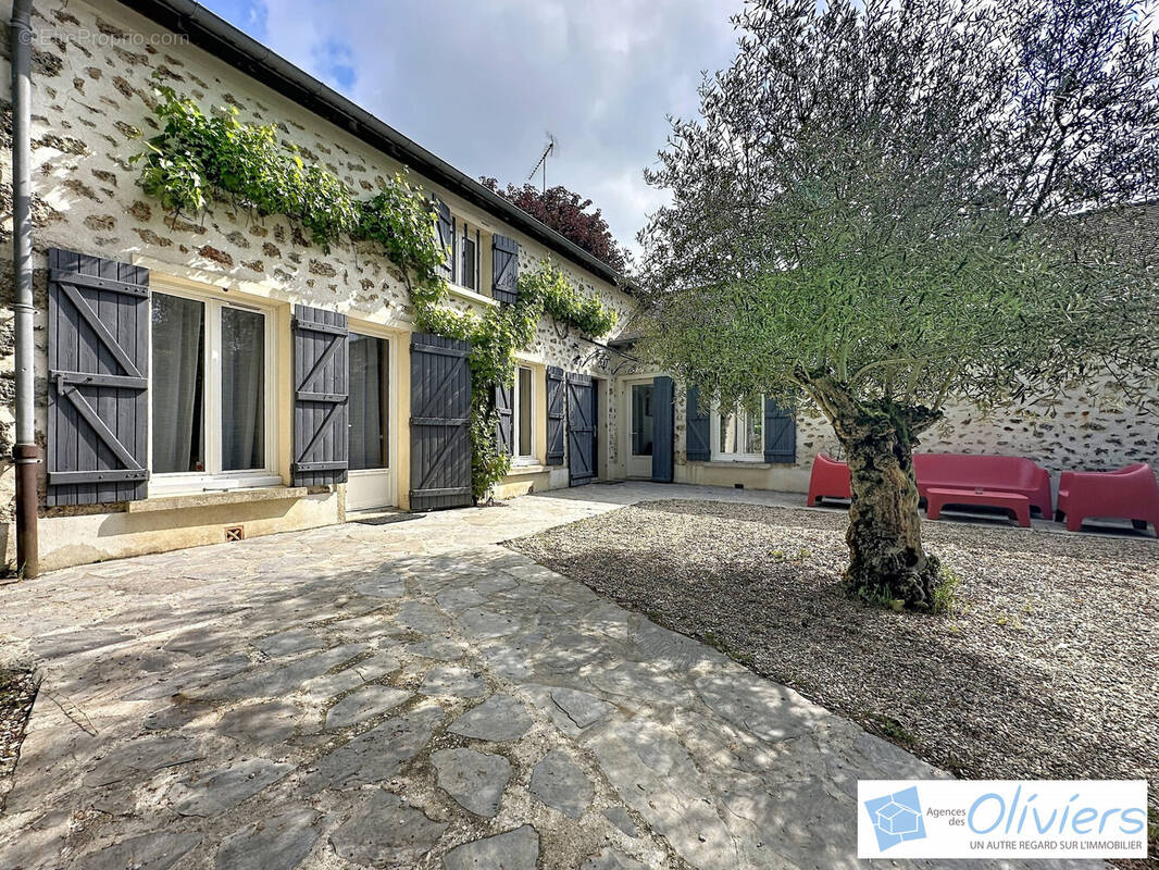 Maison à BOULLAY-LES-TROUX