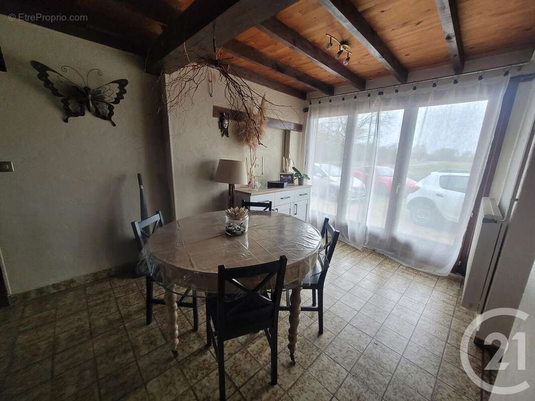 Maison 161 m² à Menetreuil  - photo 5