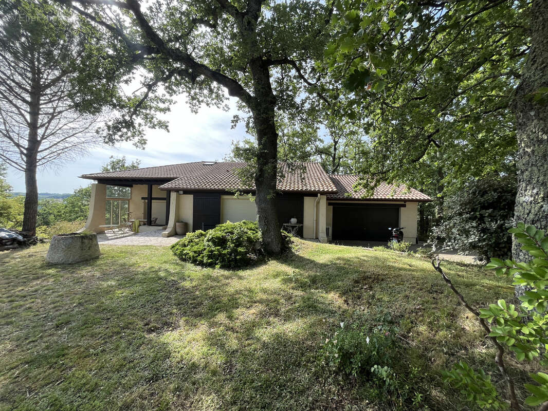 Maison d'architecte plain-pied de 280 m2 avec un terrain de 5 752 m2 - photo 18