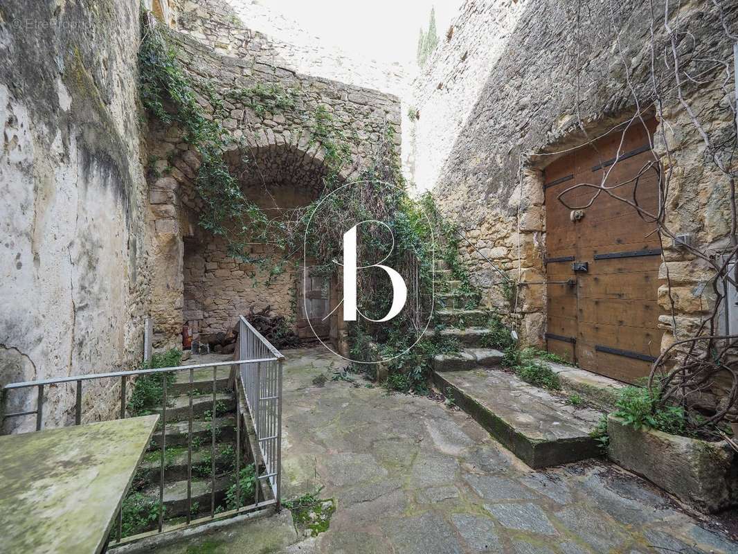 Maison à GOUDARGUES