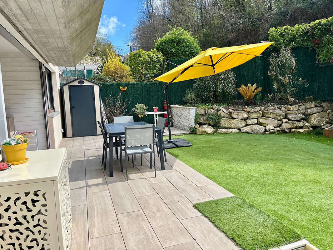 Appartement à VAULX-MILIEU