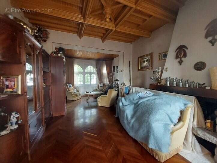 Maison à DONVILLE-LES-BAINS