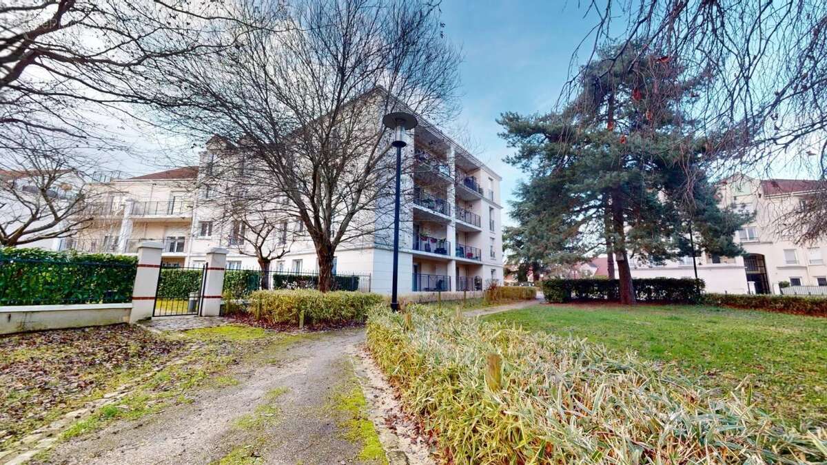 Lumineux T3 à Guyancourt- proche future gare- Ravalement voté et payé - photo 4