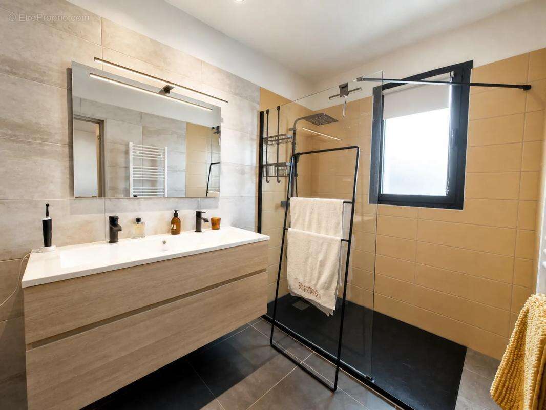 Belle villa contemporaine de 5 pièces de 136 m² à Perpignan Sud - photo 17