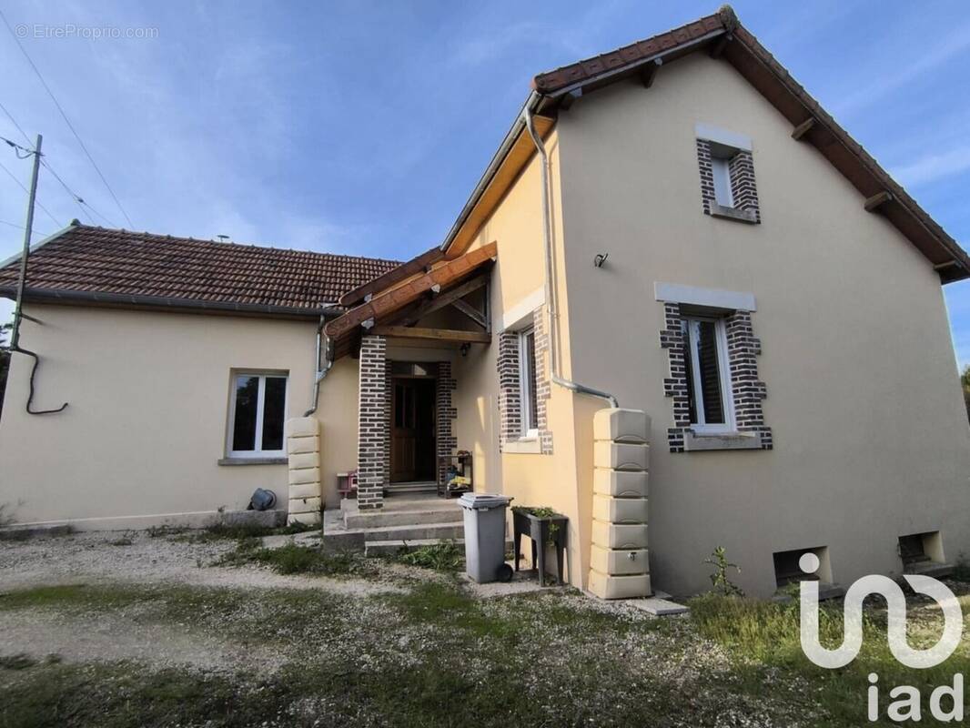 Photo 1 - Maison à CHARMONT-SOUS-BARBUISE