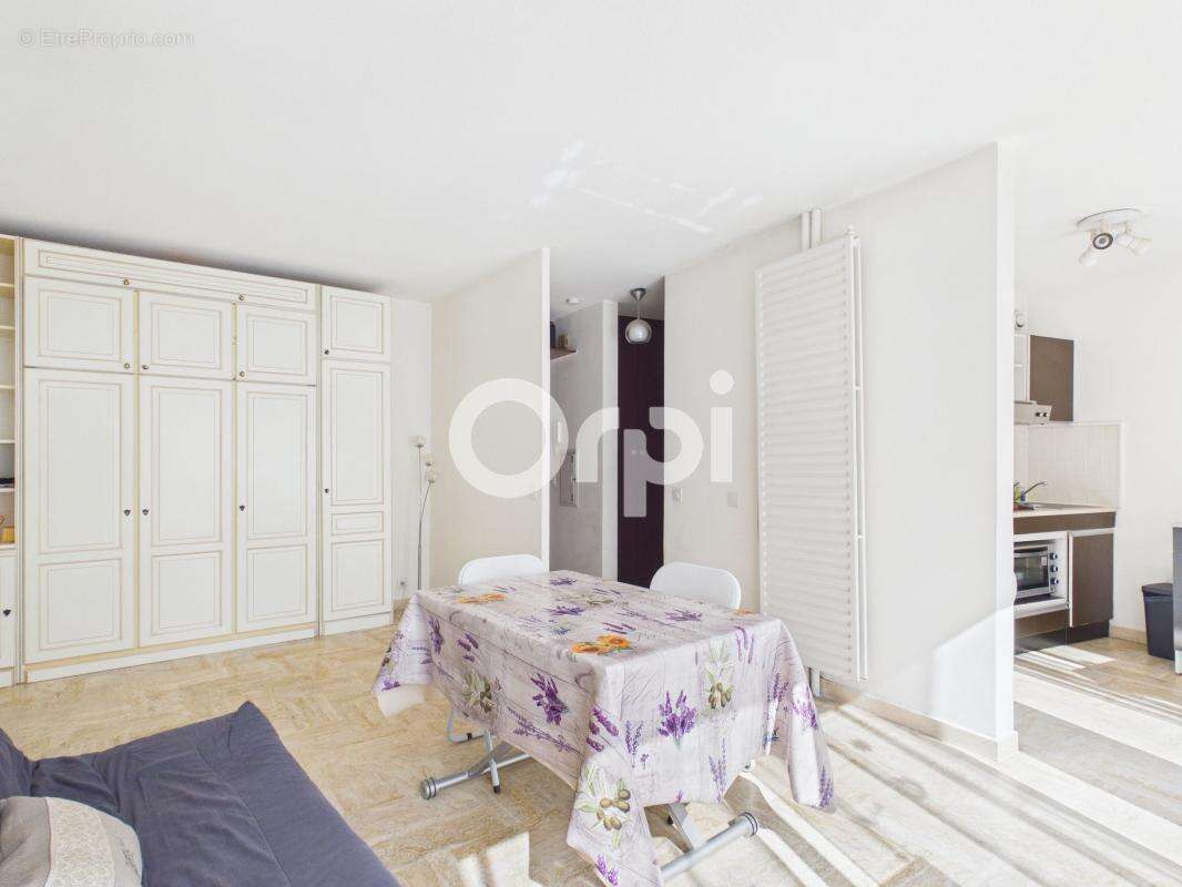 Appartement à MANDELIEU-LA-NAPOULE