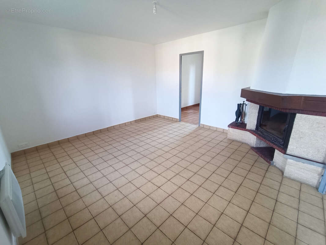 Maison à CHARENTONNAY