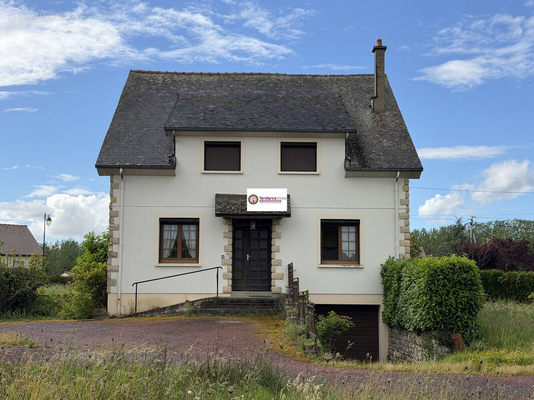 Maison à LE MELE-SUR-SARTHE