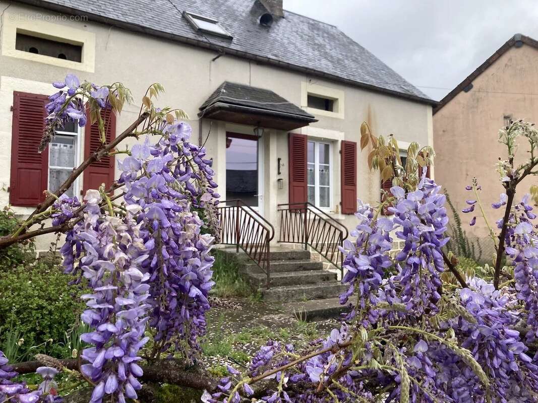 Maison à MONTIGNY-EN-MORVAN